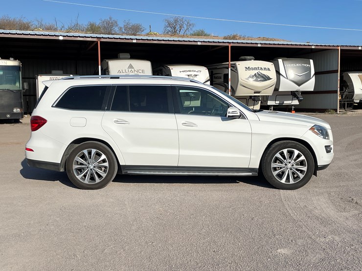 2015-mercedes-benz-gl450-image-5