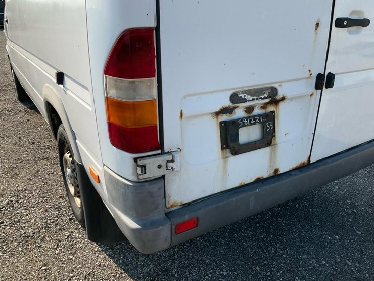 2004-dodge-sprinter-2500-image-27