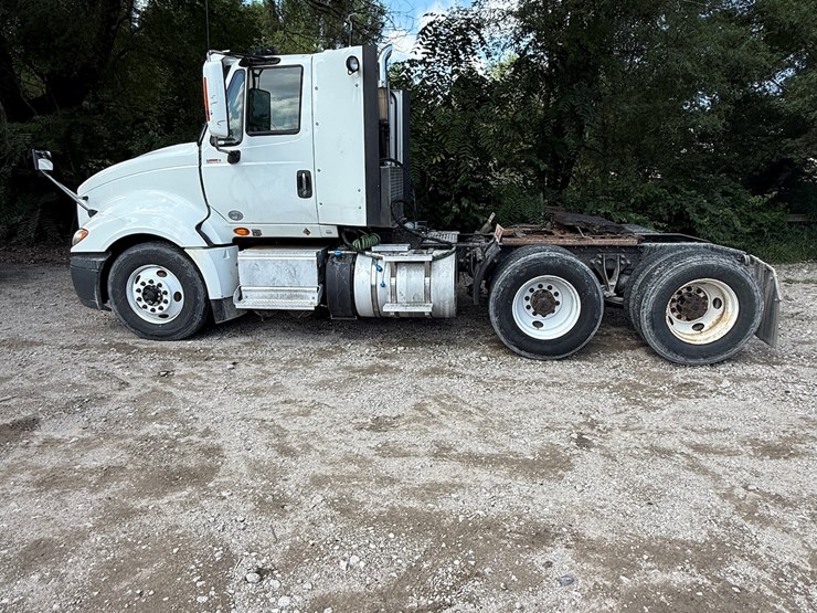 2015-international-prostar-image-4