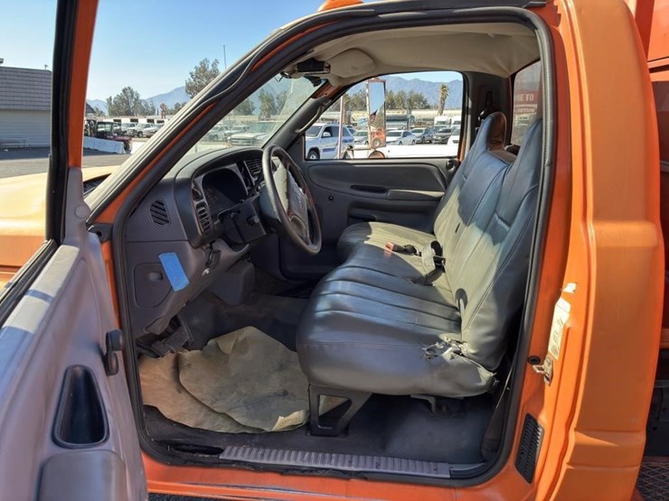 2001-dodge-ram-3500-image-11