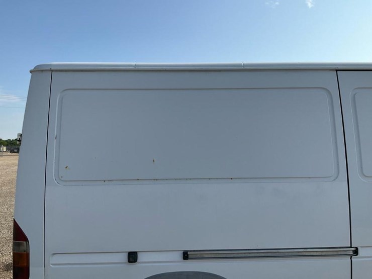 2004-dodge-sprinter-2500-image-31