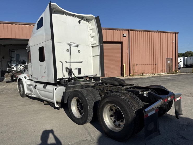 2020-peterbilt-579-image-3