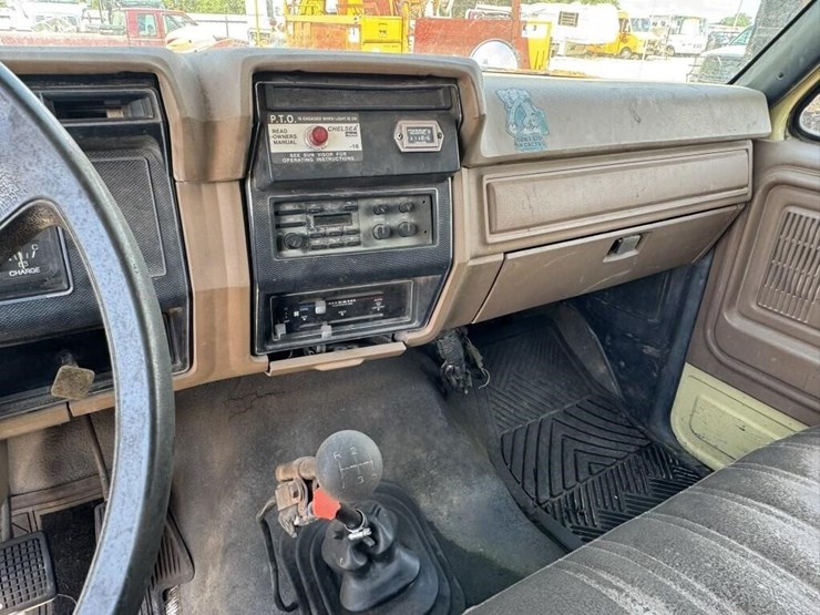 1993-ford-f70-image-15