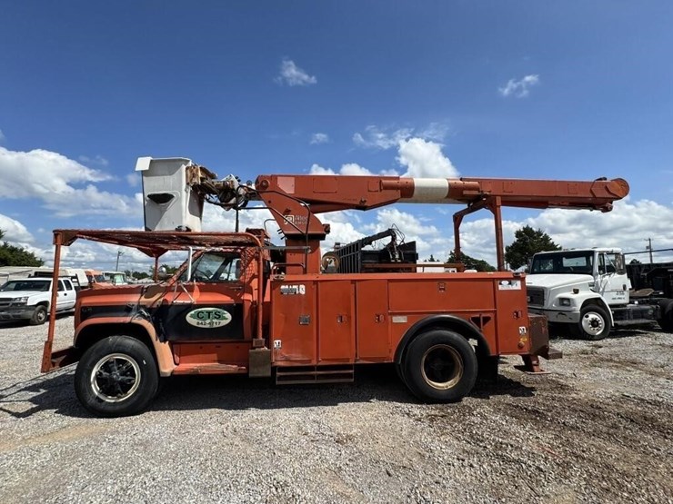 1986-chevrolet-c6v-bucket-truck-image-4