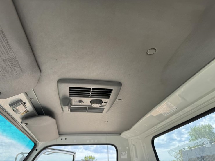 2003-gmc-w4500-image-46