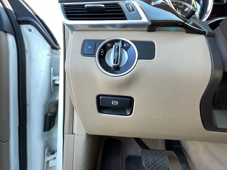2015-mercedes-benz-gl450-image-71