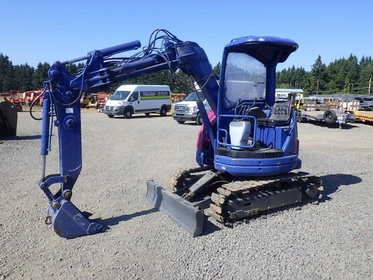 komatsu-pc28uu-image-1