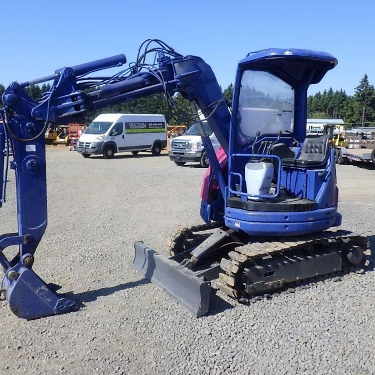 KOMATSU PC28UU