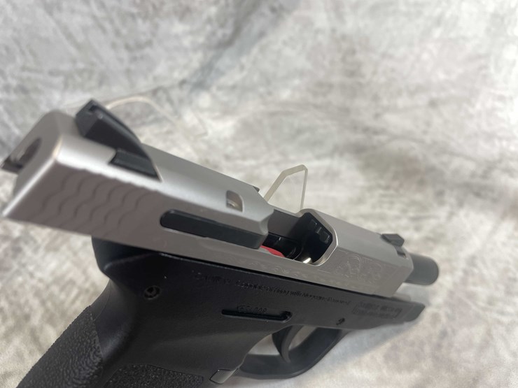#5165-•-smith-&-wesson-bodyguard,-engraved-380-auto-pistol,-sn:-kes4008,-(neenah,-wi)-image-13