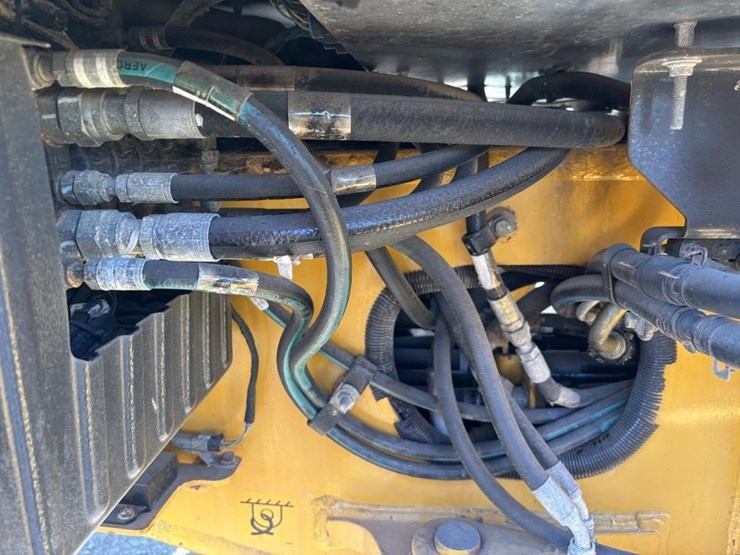 2012-deere-672gp-image-36