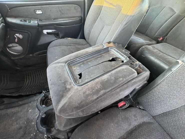 2001-chevrolet-silverado-image-22