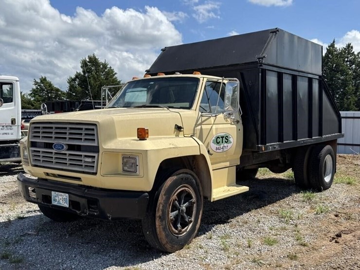 1993-ford-f70-image-1