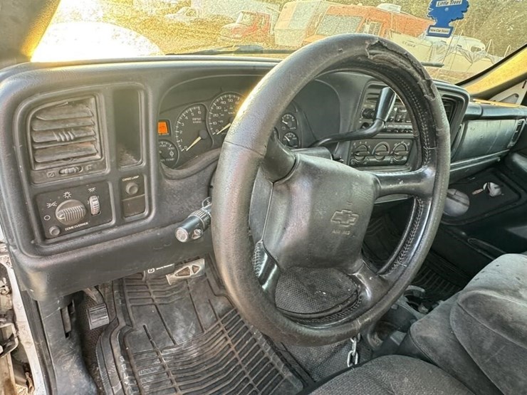 2001-chevrolet-silverado-image-25