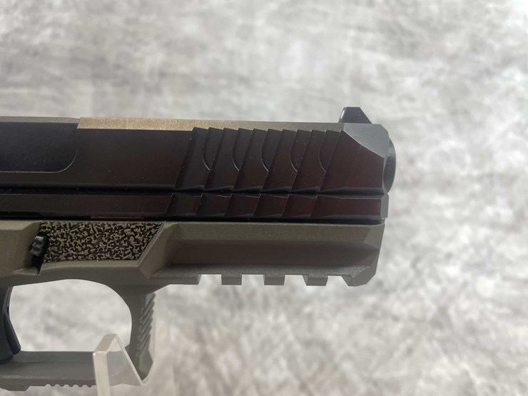 #5174-•-sct-model-19,-9mm-luger-pistol,-sn:-aaa0022897,-(neenah,-wi)-image-11