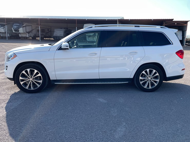 2015-mercedes-benz-gl450-image-2