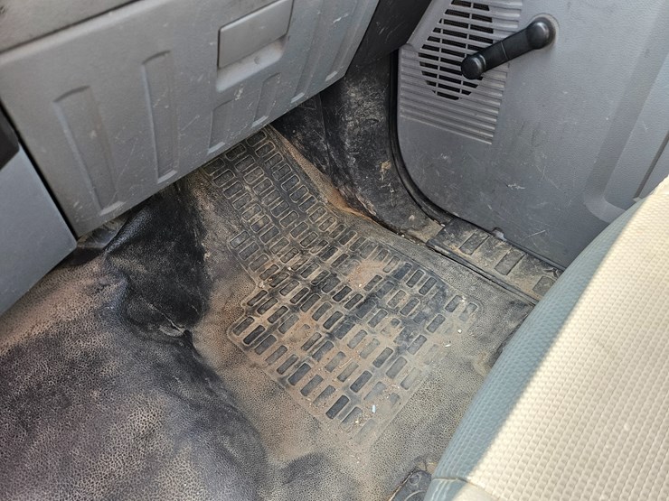 2011-ford-f450-image-44