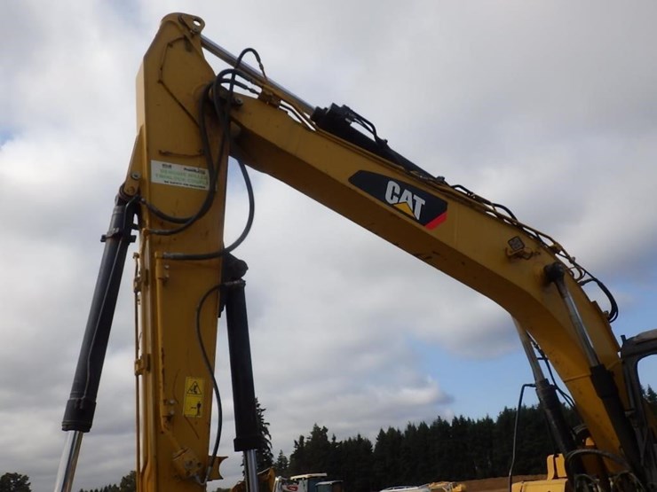 caterpillar-314d-hydraulic-excavator-image-12