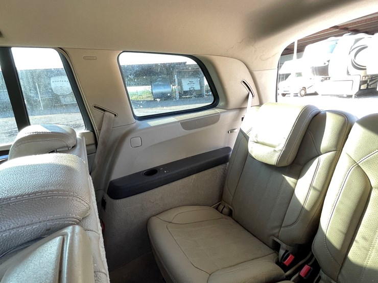 2015-mercedes-benz-gl450-image-87