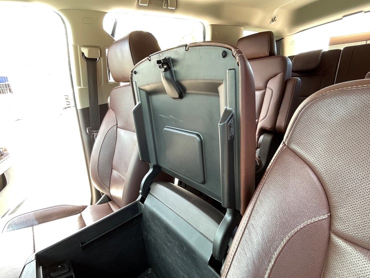 2017-chevrolet-tahoe-image-77