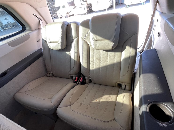 2015-mercedes-benz-gl450-image-86