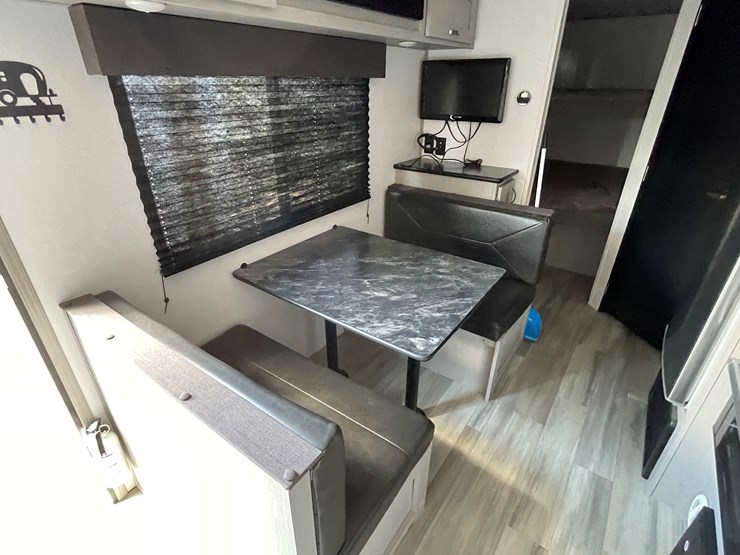 #499-•-2021-tracer-le-camper-(title-in-delay)-image-125