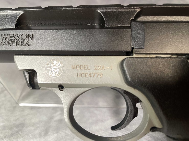 #5160-•-smith-&-wesson-22a,-22-lr-pistol,-sn:-uce4779,-(neenah,-wi)-image-16