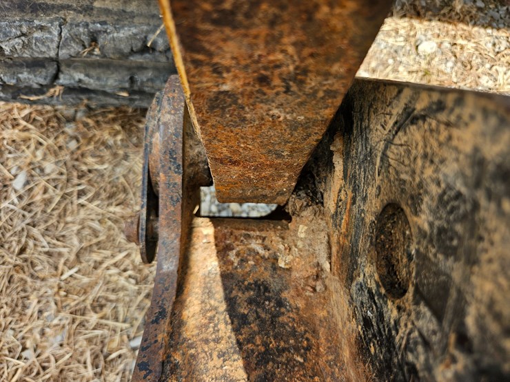 caterpillar-247b-image-66