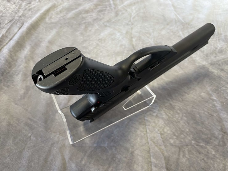 #5139-•-beretta-u22ne05,-22-lr-semi-auto-pistol,-sn:-r37778,-(neenah,-wi)-image-7