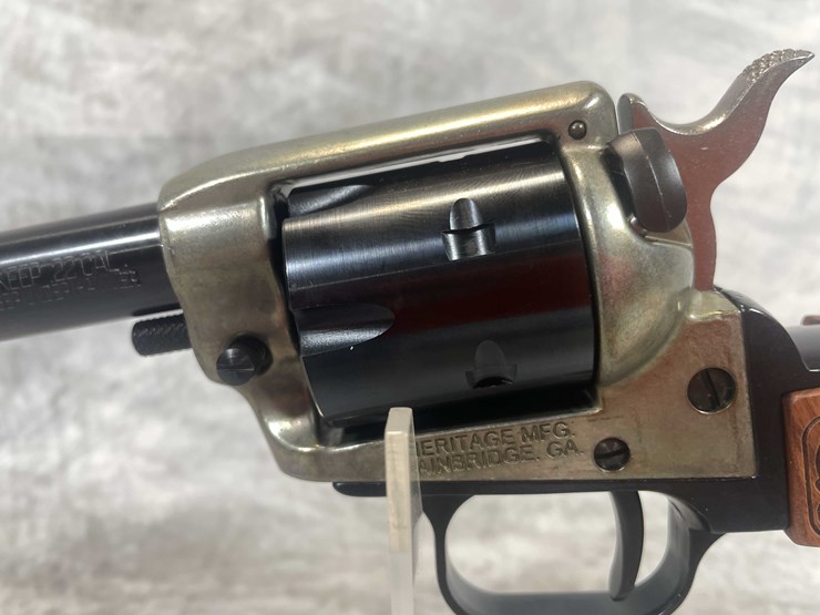 #5167-•-heritage-barkeep,-22-lr-pistol,-sn:-1bh577877,-(neenah,-wi)-image-16