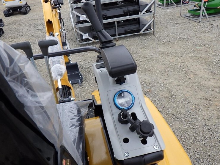 2025-sdlanch-sdle20-hydraulic-excavator-image-21