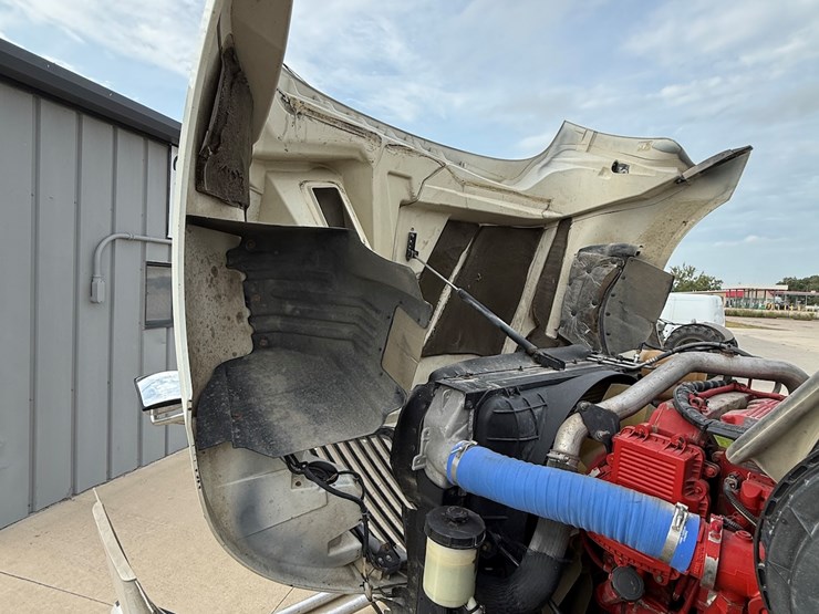2010-international-prostar-image-37