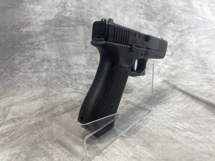 #5146-•-glock-g17-gen-5,-9mm-luger-pistol,-sn:-bvst133,-(neenah,-wi)-image-5