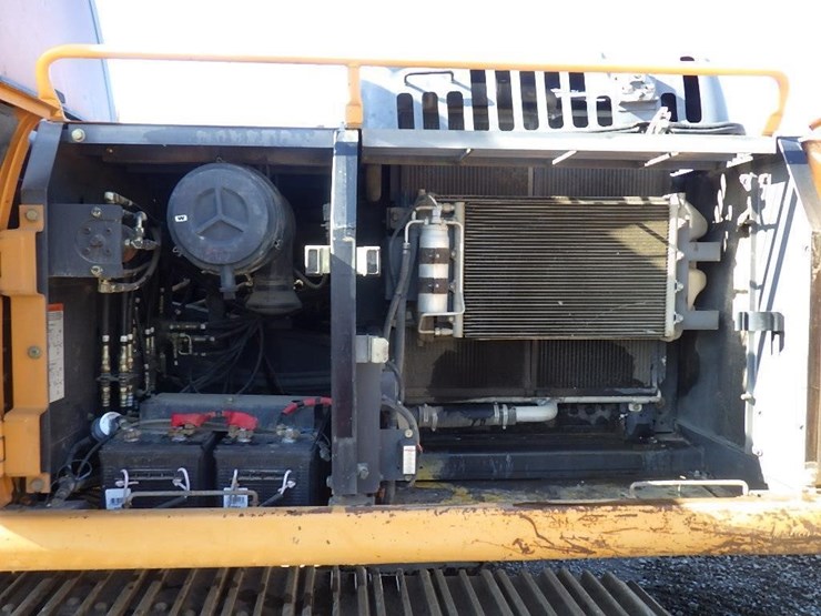 case-cx210-image-14