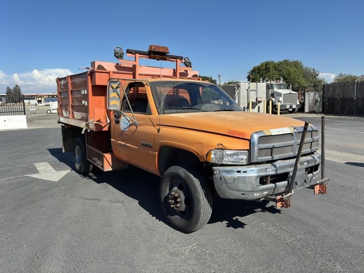 2001-dodge-ram-3500-image-2