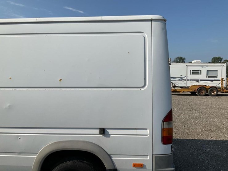 2004-dodge-sprinter-2500-image-20