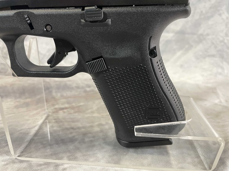 #5141-•-glock-g44,-22-lr-pistol,-sn:-aenr179,-(neenah,-wi)-image-21