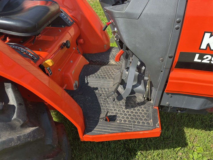 kubota-l2900-image-8