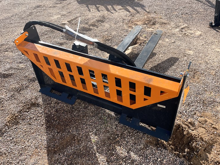 #2031-•-skid-steer-pallet-fork-hydraulic-adjustable-image-4