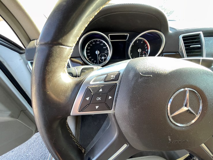 2015-mercedes-benz-gl450-image-65