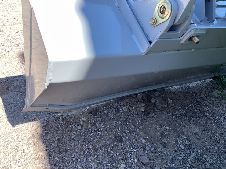 #2027-•-mini-skid-steer-loader-(bucket-damaged)-image-18