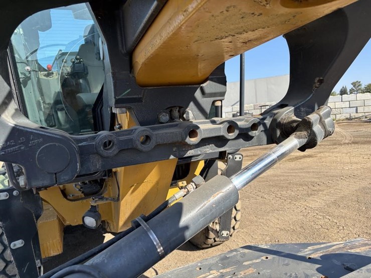 2012-deere-672gp-image-18