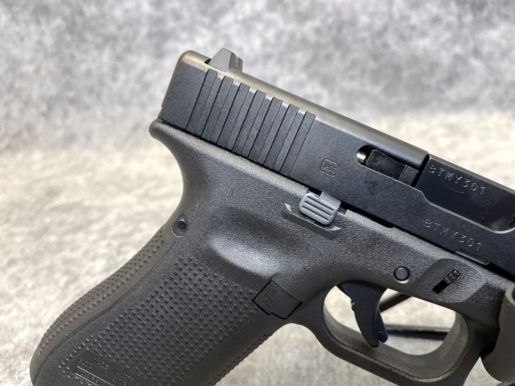 #4643-•-glock-model-17,-9mm-luger-pistol,-sn:-btmy301,-(princeton,-mn)-image-4