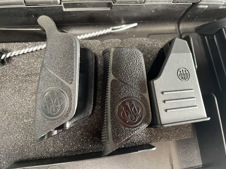 #5158-•-beretta-apx,-9mm-luger-pistol,-sn:-a033882x,-(neenah,-wi)-image-26