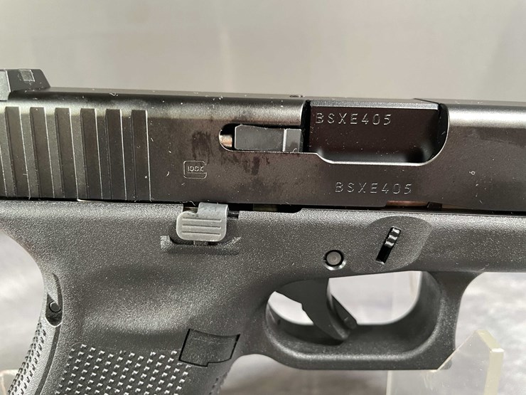 #5147-•-glock-g19-gen-5,-9mm-luger-pistol,-sn:-bsxe405,-(neenah,-wi)-image-12