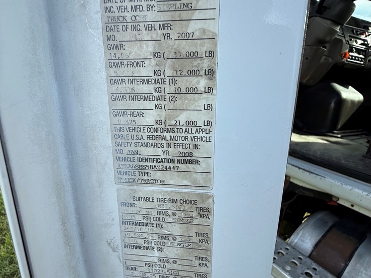 #17-•-2008-sterling-9500-tandem-axle-conventional-fuel-&-lube-truck-image-62