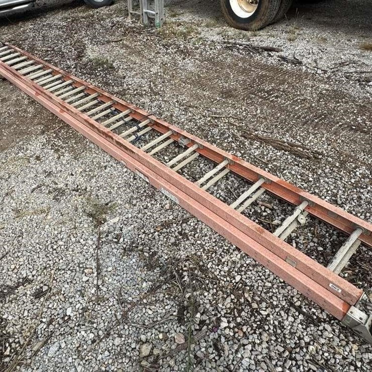 Werner 40 Ft Fiberglass Extension Ladder
