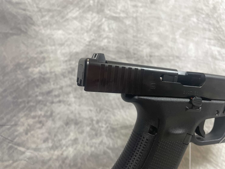 #5146-•-glock-g17-gen-5,-9mm-luger-pistol,-sn:-bvst133,-(neenah,-wi)-image-13