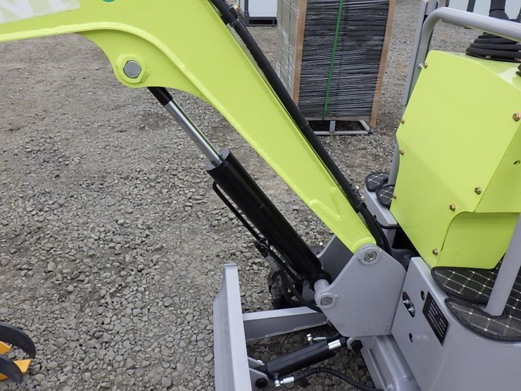 2025-infront-yfe12-hydraulic-excavator-image-8