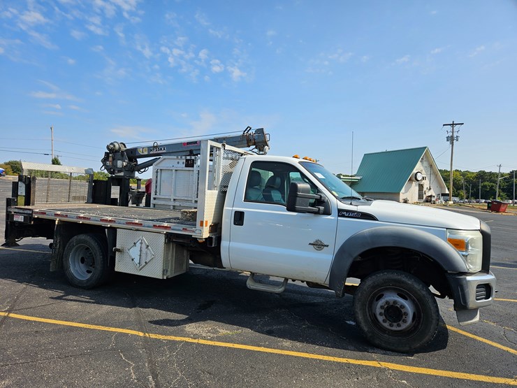 2011-ford-f450-image-24