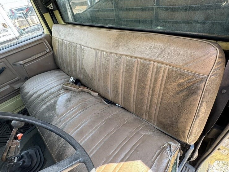 1993-ford-f70-image-12